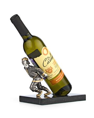 СЕРЕБРЯНАЯ ПОДСТАВКА ПОД БУТЫЛКУ "СВОЯ НОША НЕ ТЯНЕТ" – АЛЬТМАСТЕР