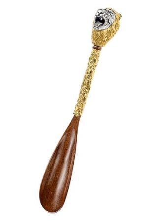 СЕРЕБРЯНЫЙ РОЖОК ДЛЯ ОБУВИ "ЛЕВ" – АЛЬТМАСТЕР