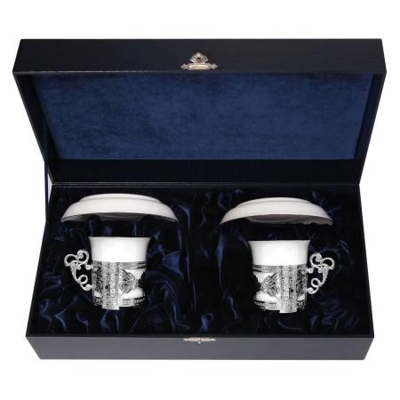 СЕРЕБРЯНАЯ КОФЕЙНАЯ ПАРА "АВГУСТ ОКТАВИАН" С БЛЮДЦАМИ – АРГЕНТА