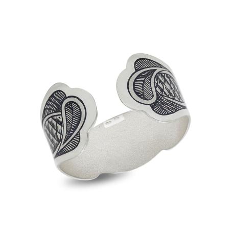 СЕРЕБРЯНОЕ КОЛЬЦО ДЛЯ САЛФЕТОК "ШИШКИ" АРТ. 40270016В05 – СЕВЕРНАЯ ЧЕРНЬ