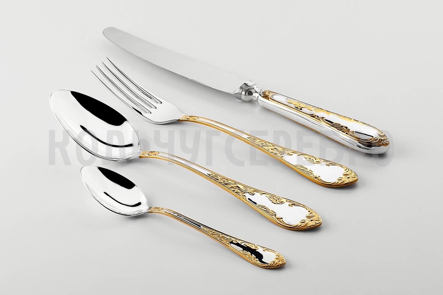 СЕРЕБРЯНЫЙ СТОЛОВЫЙ НАБОР "ПОСОЛЬСКИЙ" С ПОЗОЛОТОЙ М-18 (24 ПРЕДМЕТА) – ПАВЛОВСКИЙ ЗАВОД