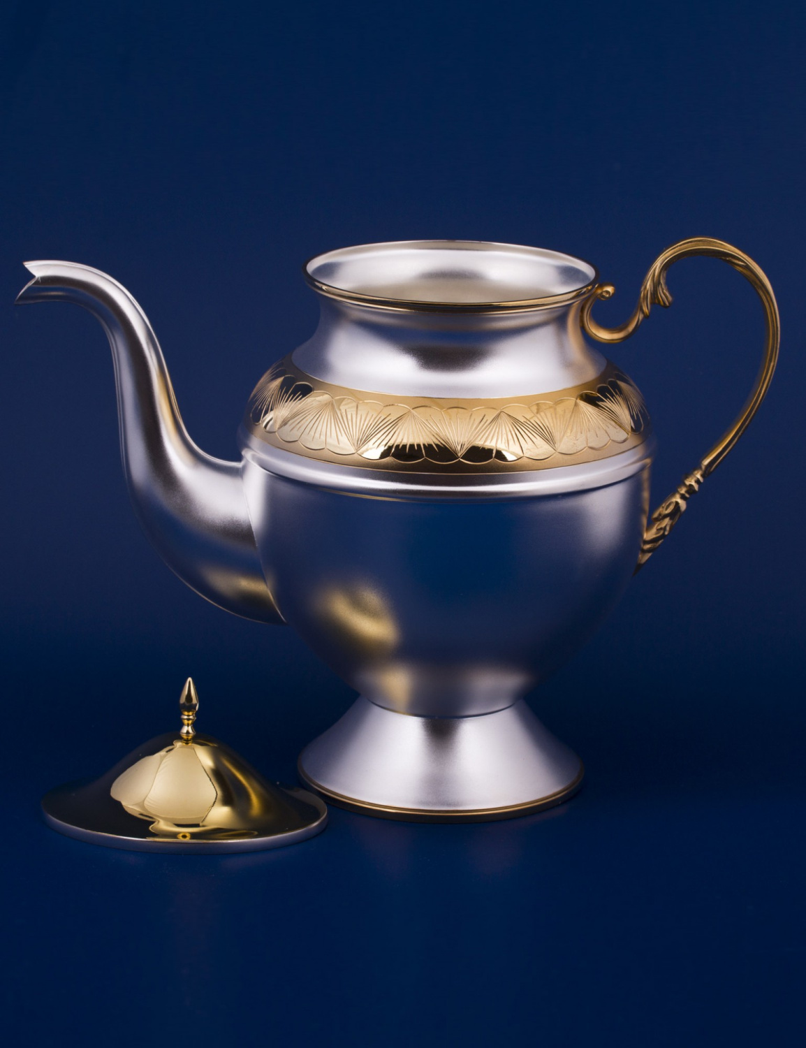 СЕРЕБРЯНЫЙ ЧАЙНИК "ФЛОРА" С ПОЗОЛОТОЙ – МСТЁРСКИЙ ЮВЕЛИР