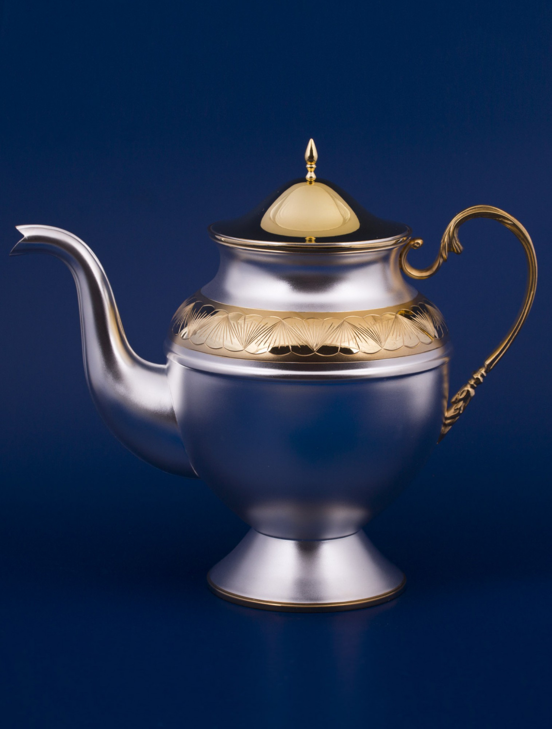 СЕРЕБРЯНЫЙ ЧАЙНИК "ФЛОРА" С ПОЗОЛОТОЙ – МСТЁРСКИЙ ЮВЕЛИР