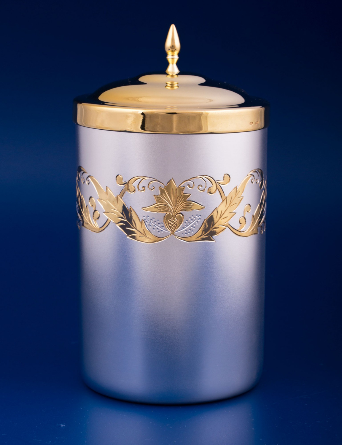 СЕРЕБРЯНАЯ КОРОБКА ДЛЯ ЧАЯ "ВЕРСАЛЬ" С ПОЗОЛОТОЙ – МСТЁРСКИЙ ЮВЕЛИР